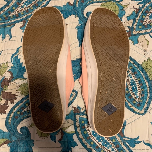 Light pink Sperry sneaker slip ons - Picture 2 of 5